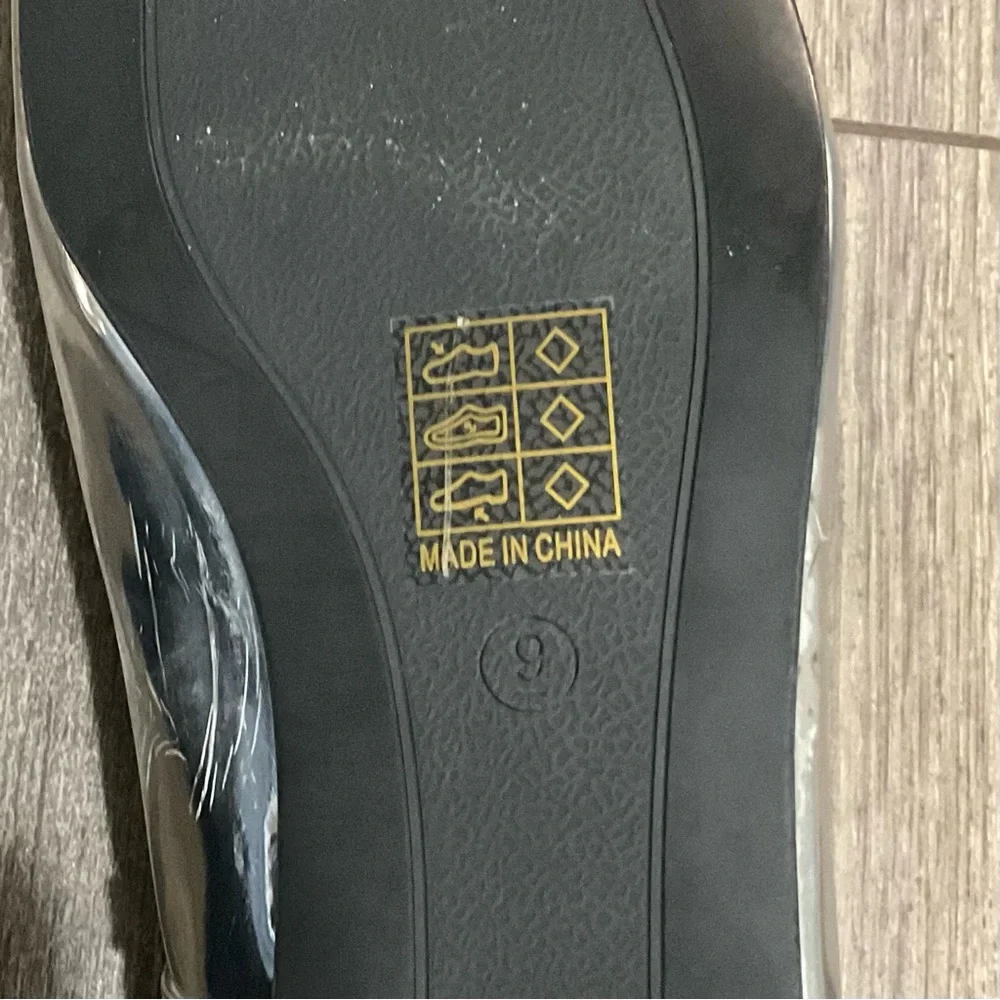 ShuShop Metallic Silver Ballet Flats, Size 9